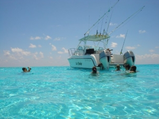 Türkisblaues Wasser 
